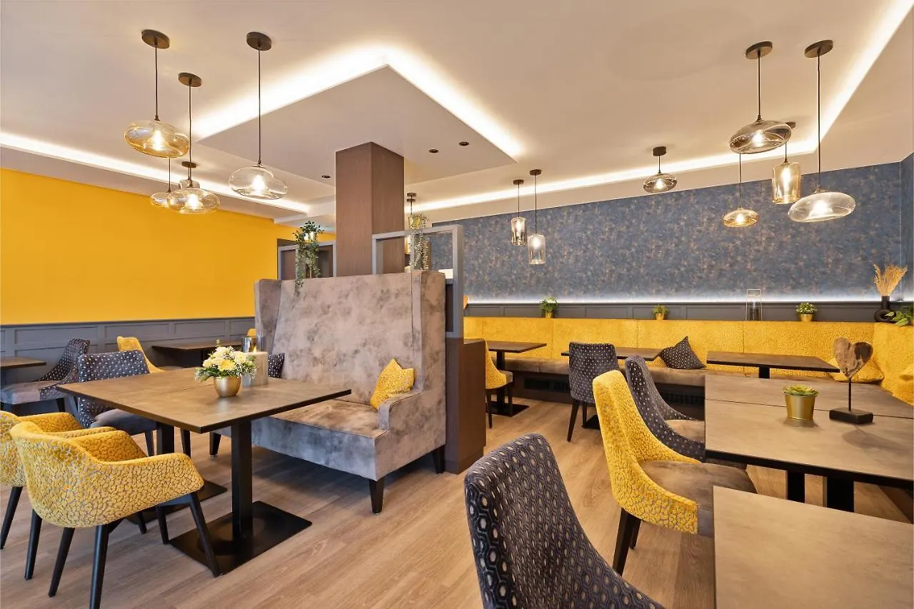 באד פיסינג Hotel Astoria - Alexandra Kraemer Ek