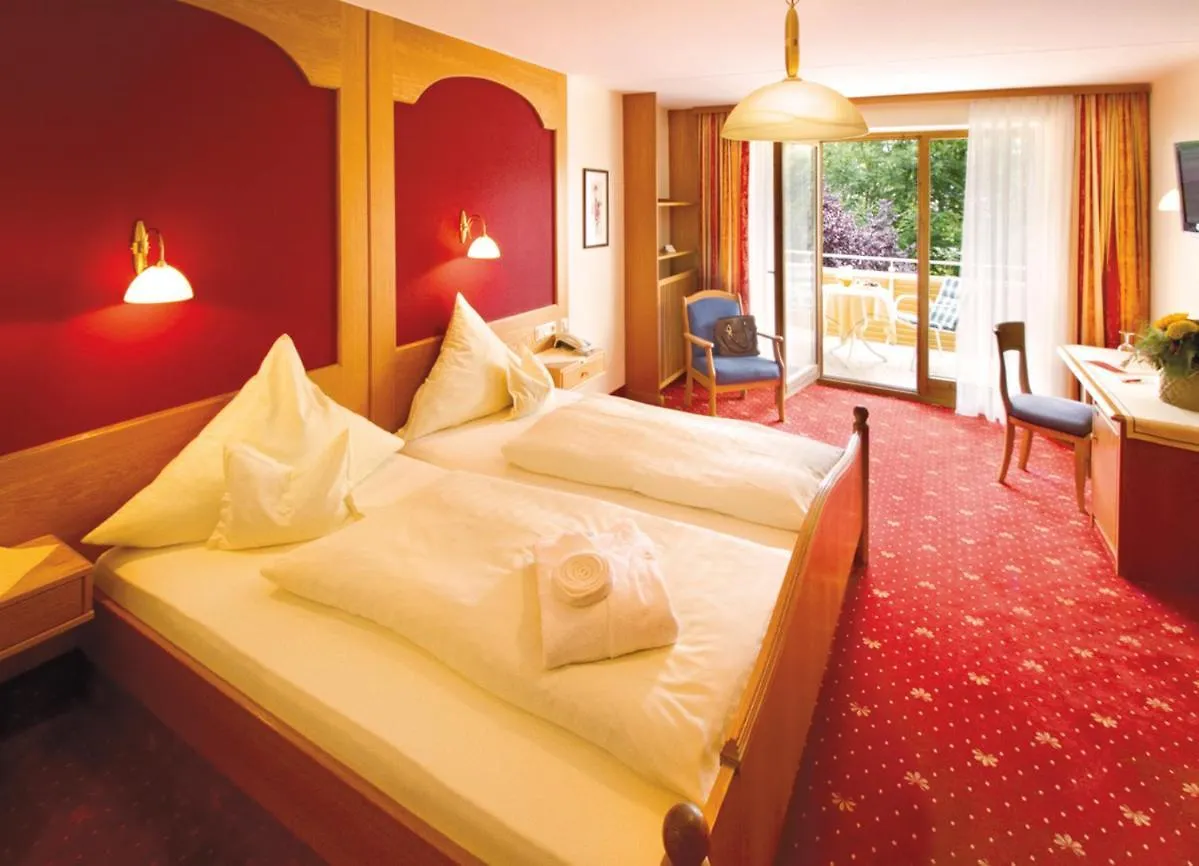 Hotel Astoria - Alexandra Kraemer Ek Bad Fussing