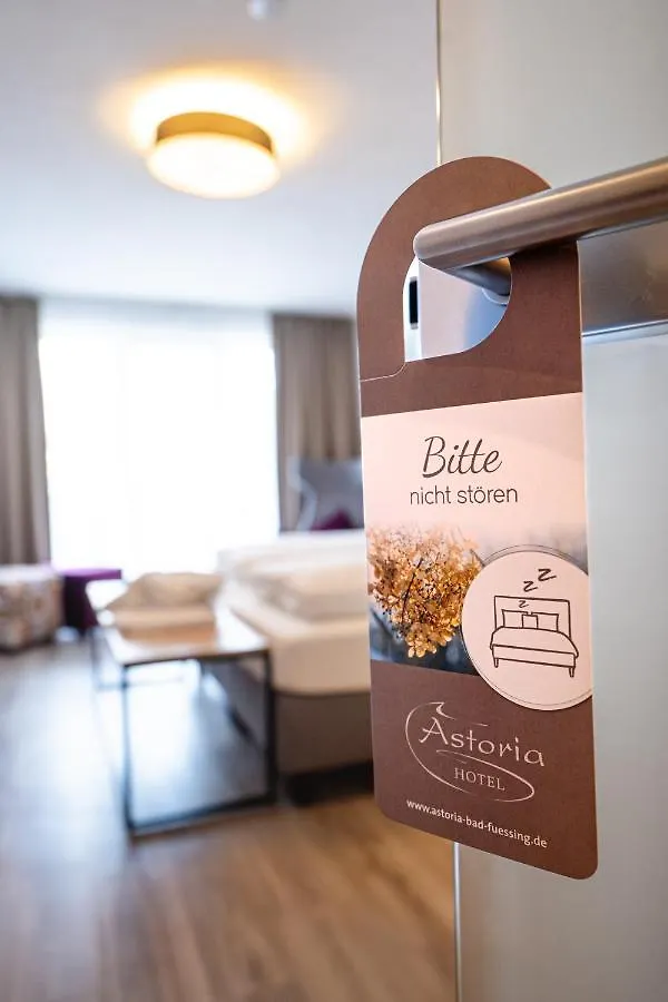 Hotel Astoria - Alexandra Kraemer Ek Bad Fussing